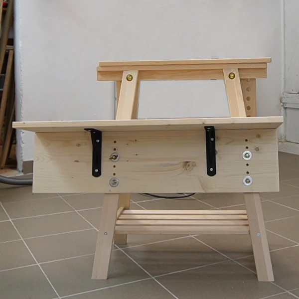 IKEA Tischbock mit montierter Beinauflage – Teil der Strafbock Bauanleitung