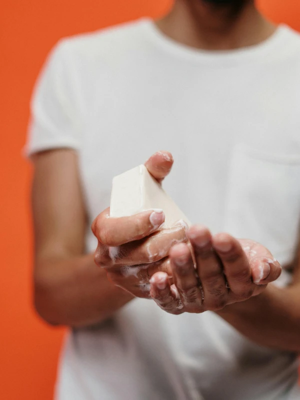 Händehygiene als Bestandteil von Sicherheit und Hygiene im Swingerclub