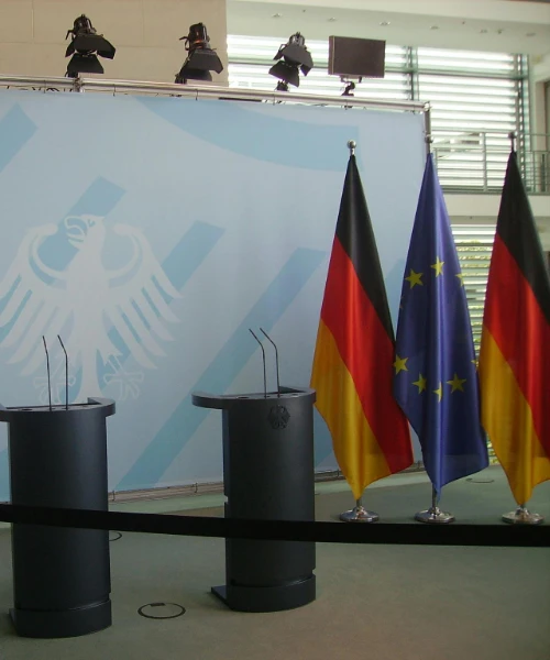 Politische Bühne im Kontext gesetzlicher Veränderungen in der Erotikbranche 2026