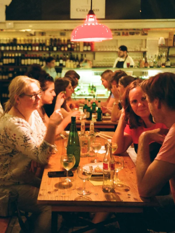 No-Show Swingerclub — gut besuchte Veranstaltung mit vielen Gästen
